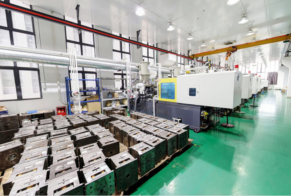 Bluetooth earphones injection production line